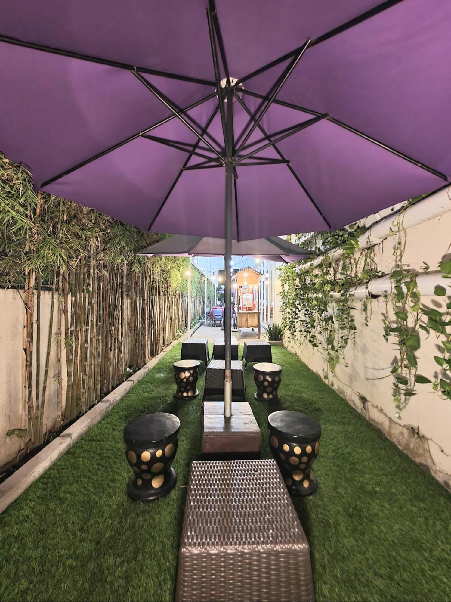 Grand Orchid Hotel Yogyakarta Maguwo Exterior foto