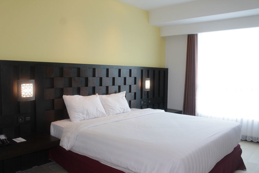 Grand Orchid Hotel Yogyakarta Maguwo Exterior foto